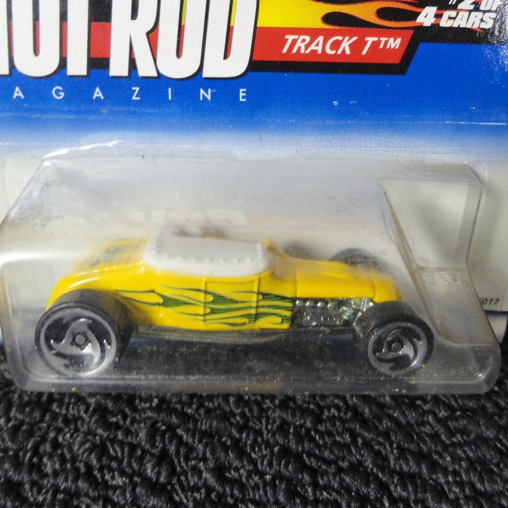 HotWheels Mattel 1999 HOT ROD Track car In package~Detailed, collectable - Picture 2 of 4
